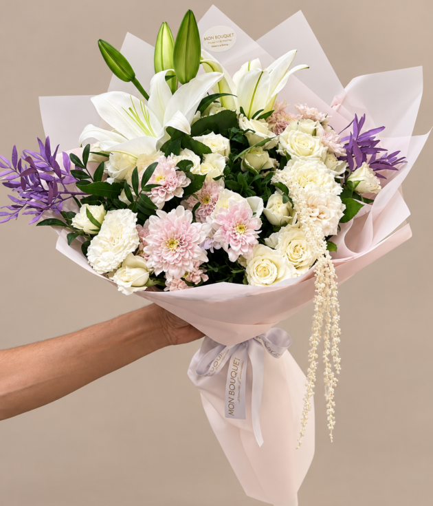 BOUQUET EN MAINS NUDE